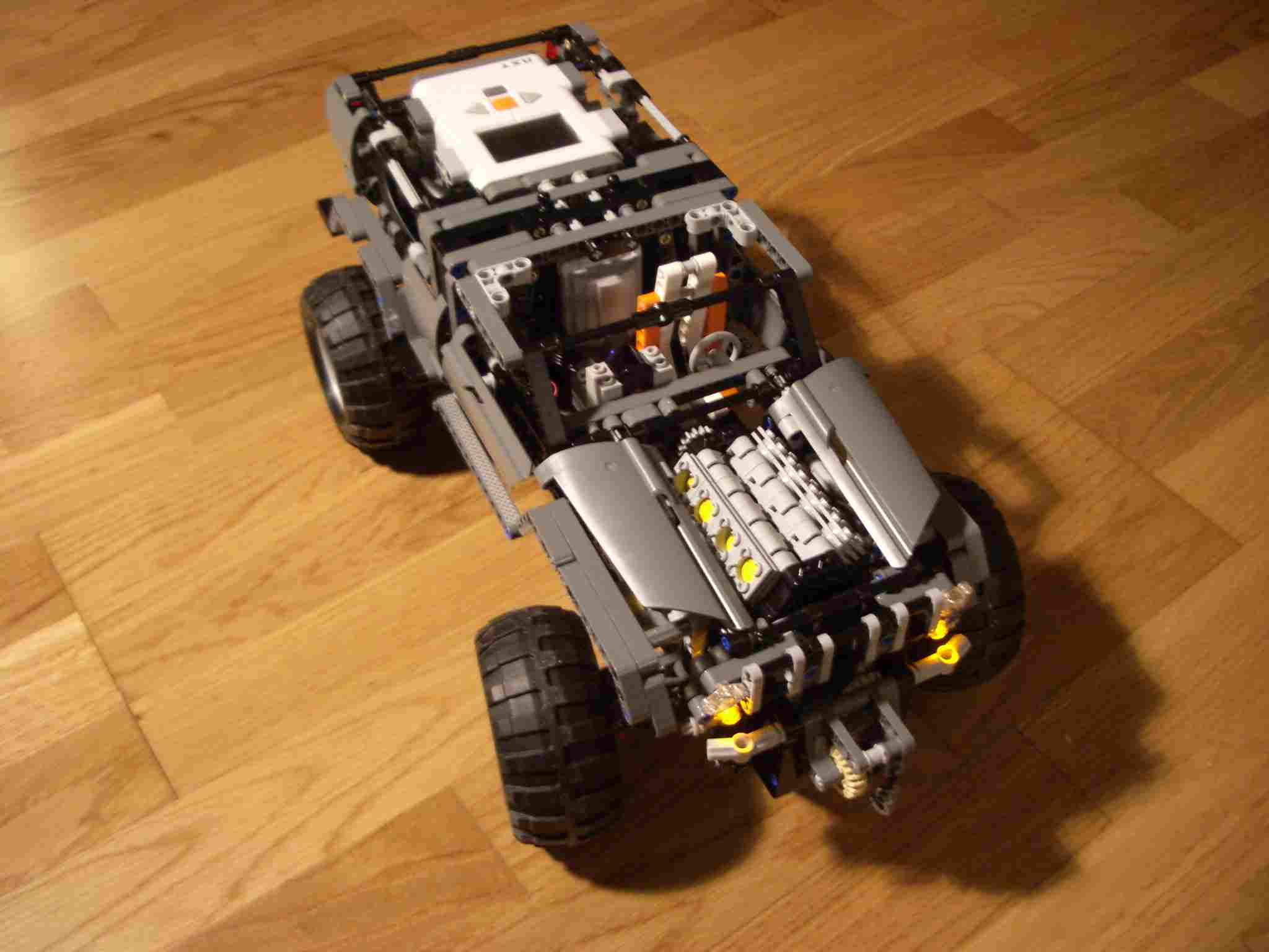 Extreme Offroader con 8 LEDs para Mindstorm NXT